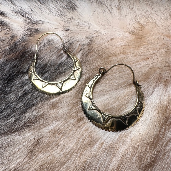 Gold Tone Indonesian Tribal Dangle Hoop Earrings - Picture 2 of 3